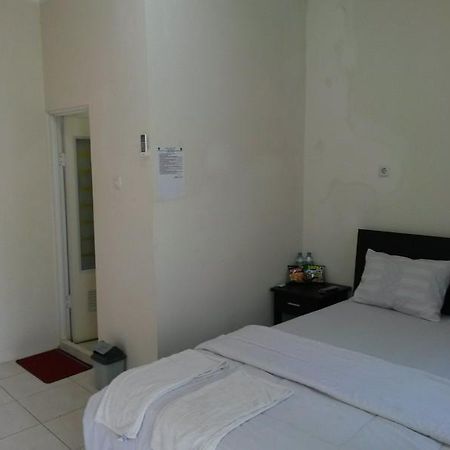 Hotel Dubai Sumenep Ngoại thất bức ảnh